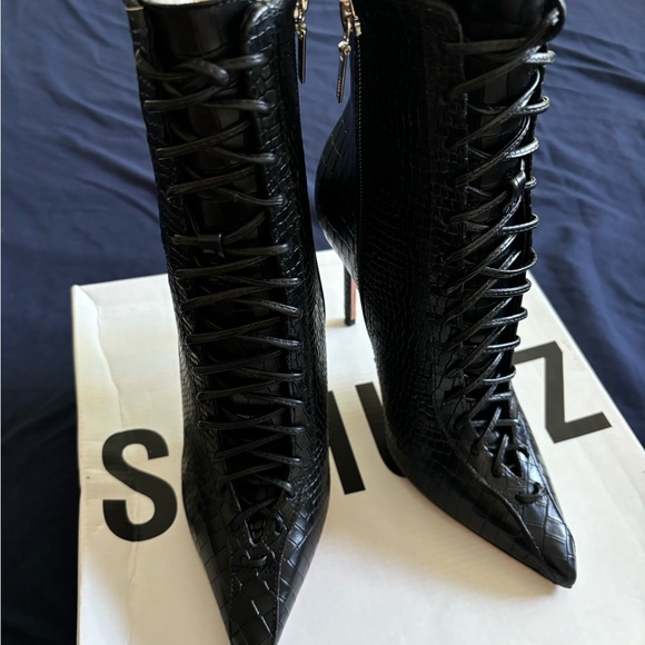 Schutz size 61/2 brand new - Picture 5 of 6